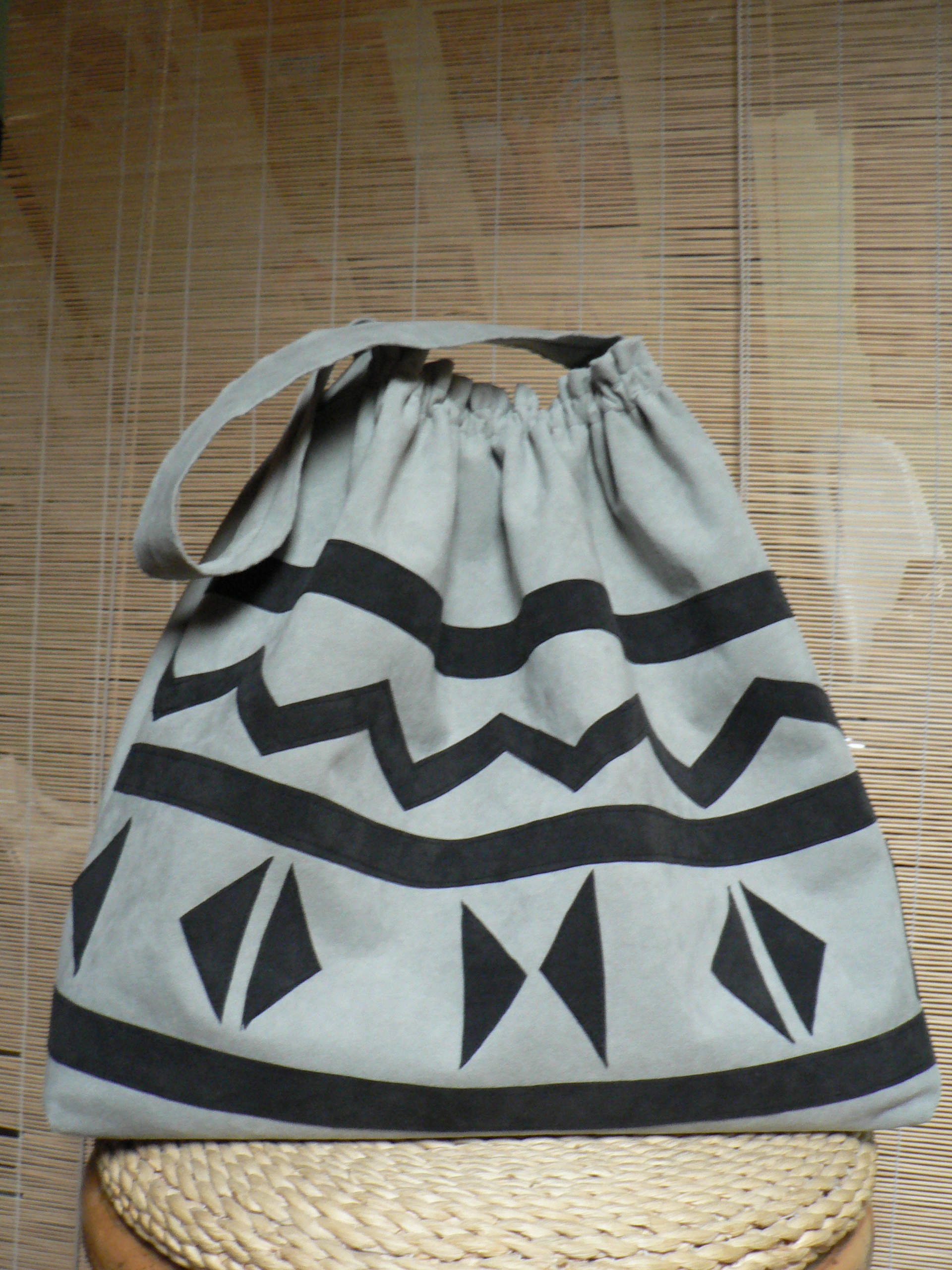 AFRICAN DESIGNS IN THE GRAY -  PRODÁNO